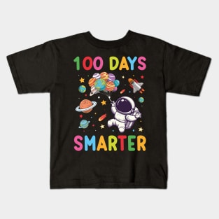 100 Days Smarter 100th Day Of School Astronaut Space Kids Kids T-Shirt